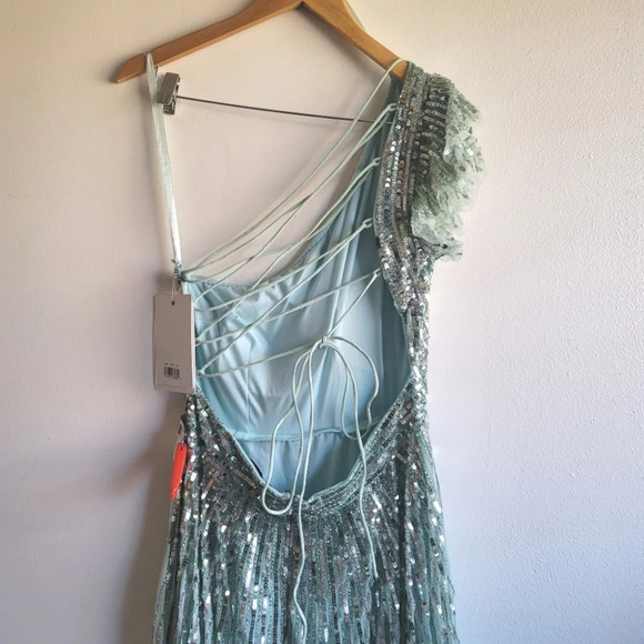 Mac Duggal, Sequined One Shoulder Flutter Sleeve Gown, Pistachio, Size 10,‎ NWT - Picture 7 of 14